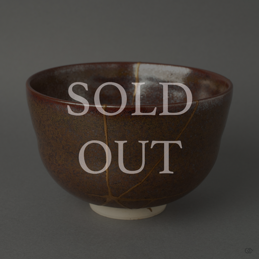 Sold-out Kyoto ware matcha bowl restored with urushi lacquer and pure gold seams — an authentic Kintsugi piece reflecting wabi-sabi elegance.