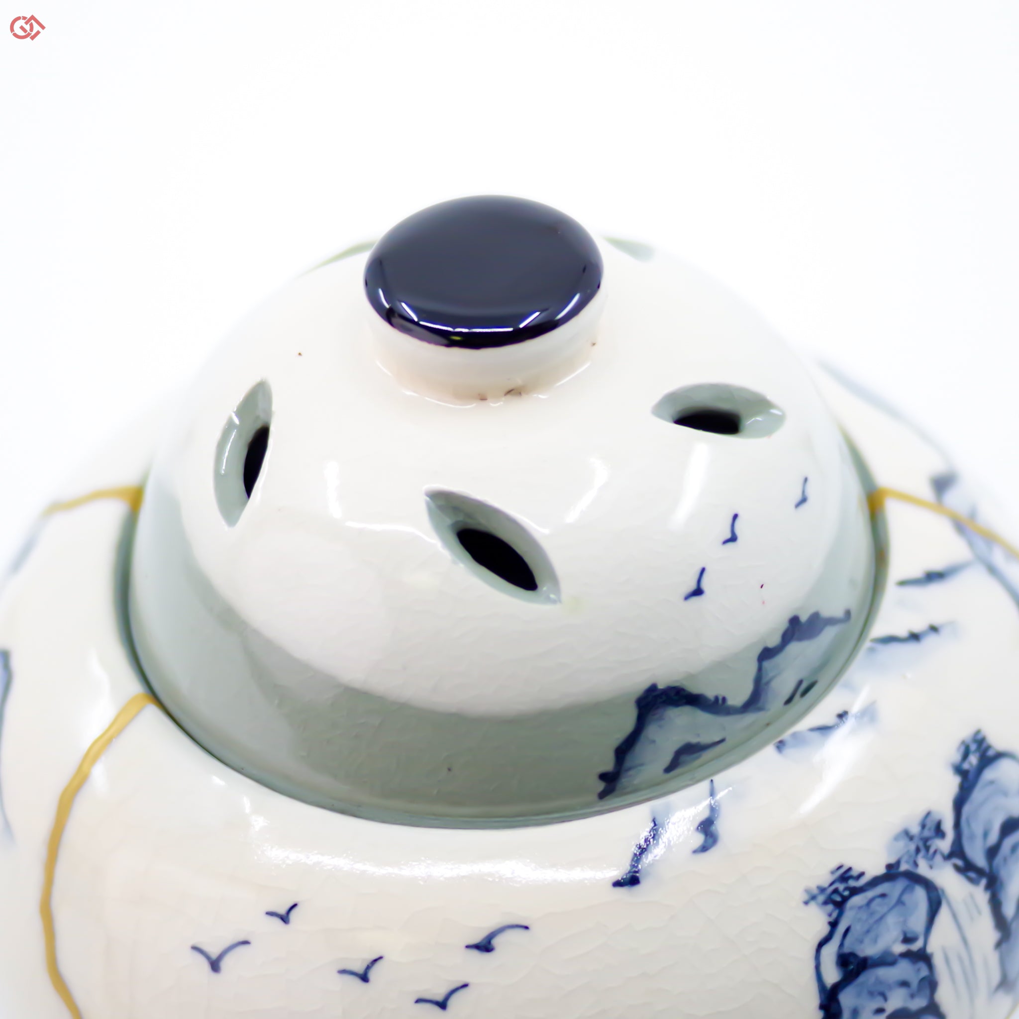 Enlarged view of Authentic Kintsugi pottery lid