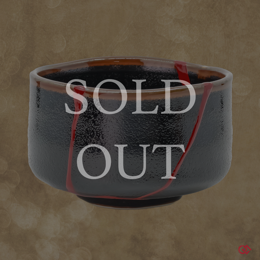 This Kintsugi piece is currently unavailable. Discover our other unique kintsugi pottery.