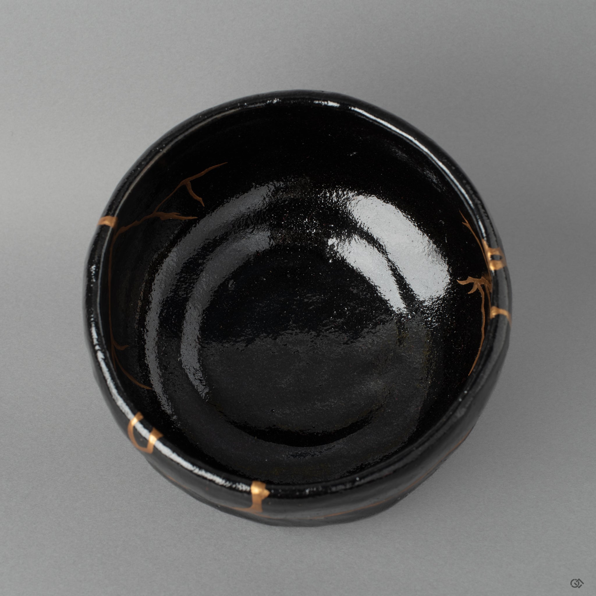 Top view of a Kyoto kintsugi matcha bowl showing the base, a collector's treasure grounded in urushi tradition.