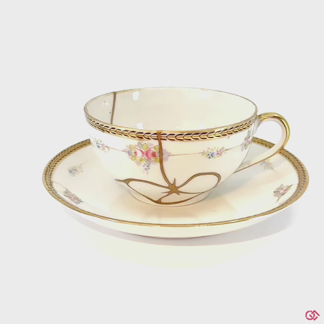 Rotating video of an authentic Kintsugi pottery piece, allowing viewers to see the piece from all angles