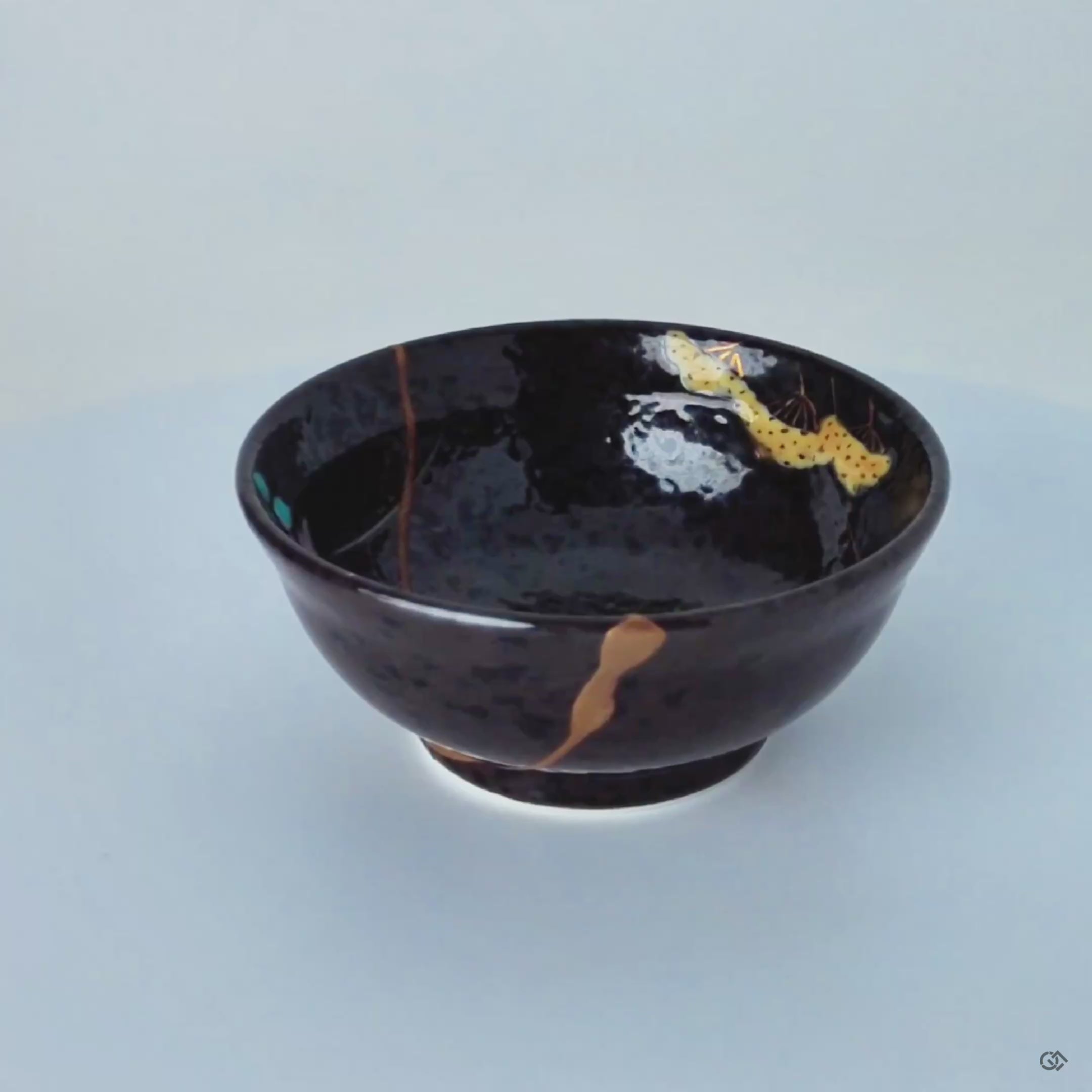 A 360-degree video of the kintsugi Arita cup, revealing the seamless flow of its golden repair as a vision of resilience made beautiful.