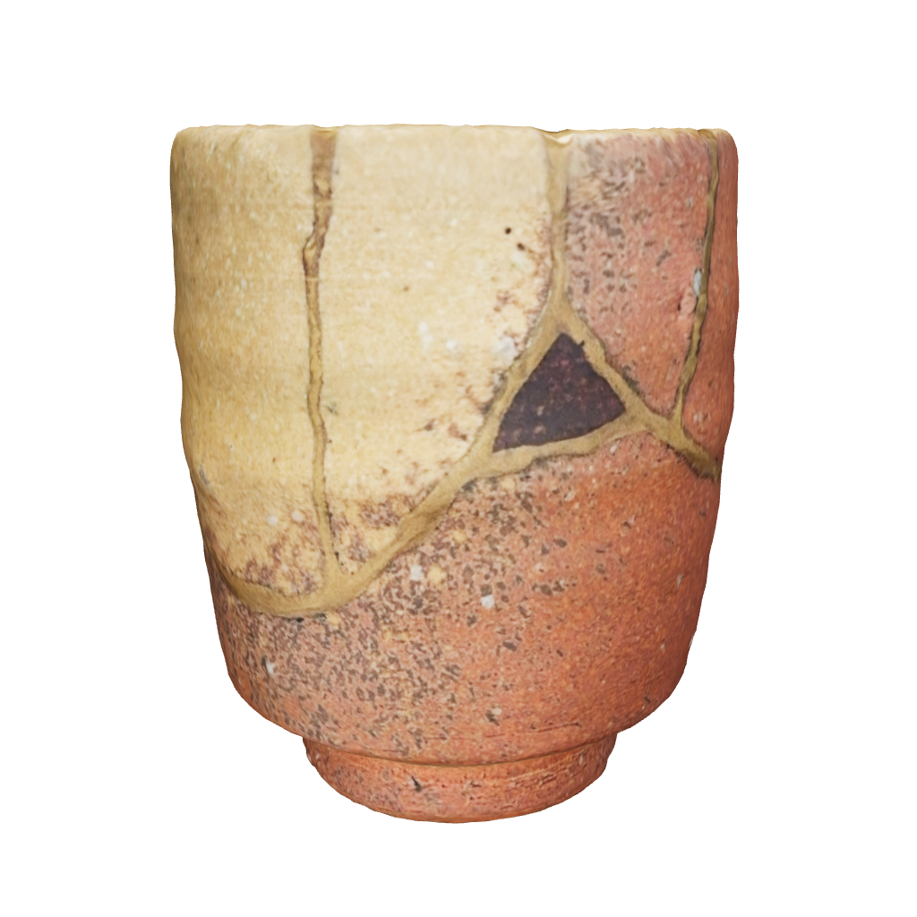 An interactive 3D model of the Kintsugi vessel. Use your cursor to freely rotate, pan, and zoom in to explore the artwork from every conceivable angle, as if you were holding it in your own hands.