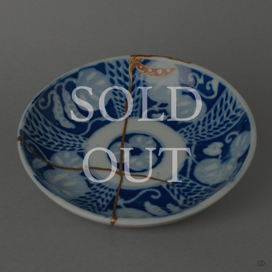 Sold-out Kintsugi ceramic piece restored with natural urushi lacquer and pure gold, celebrating a beauty in imperfection.