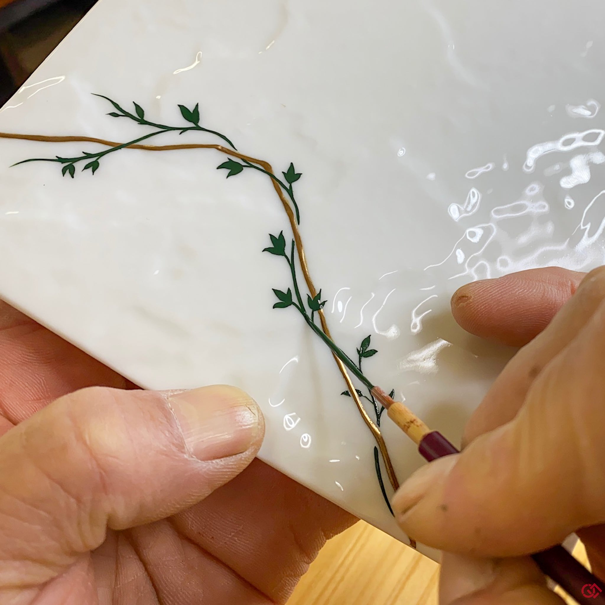 Neo Kintsugi Serving Plate Vine Pattern