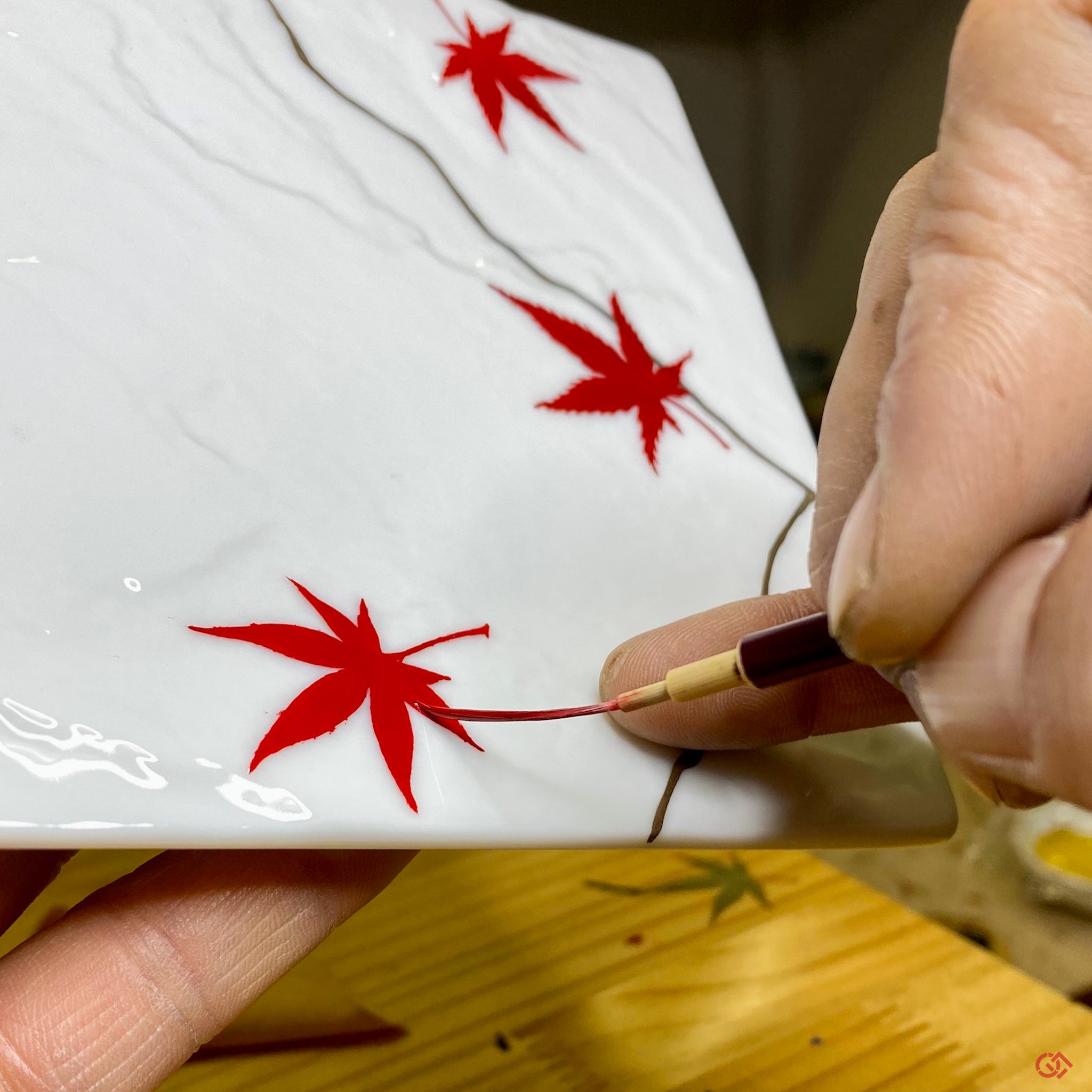 Neo Kintsugi Serving Plate Momiji Pattern