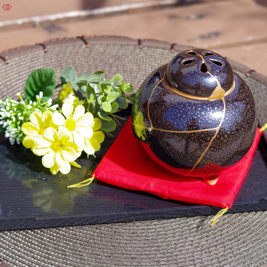 Image of Authentic Kintsugi pottery in use