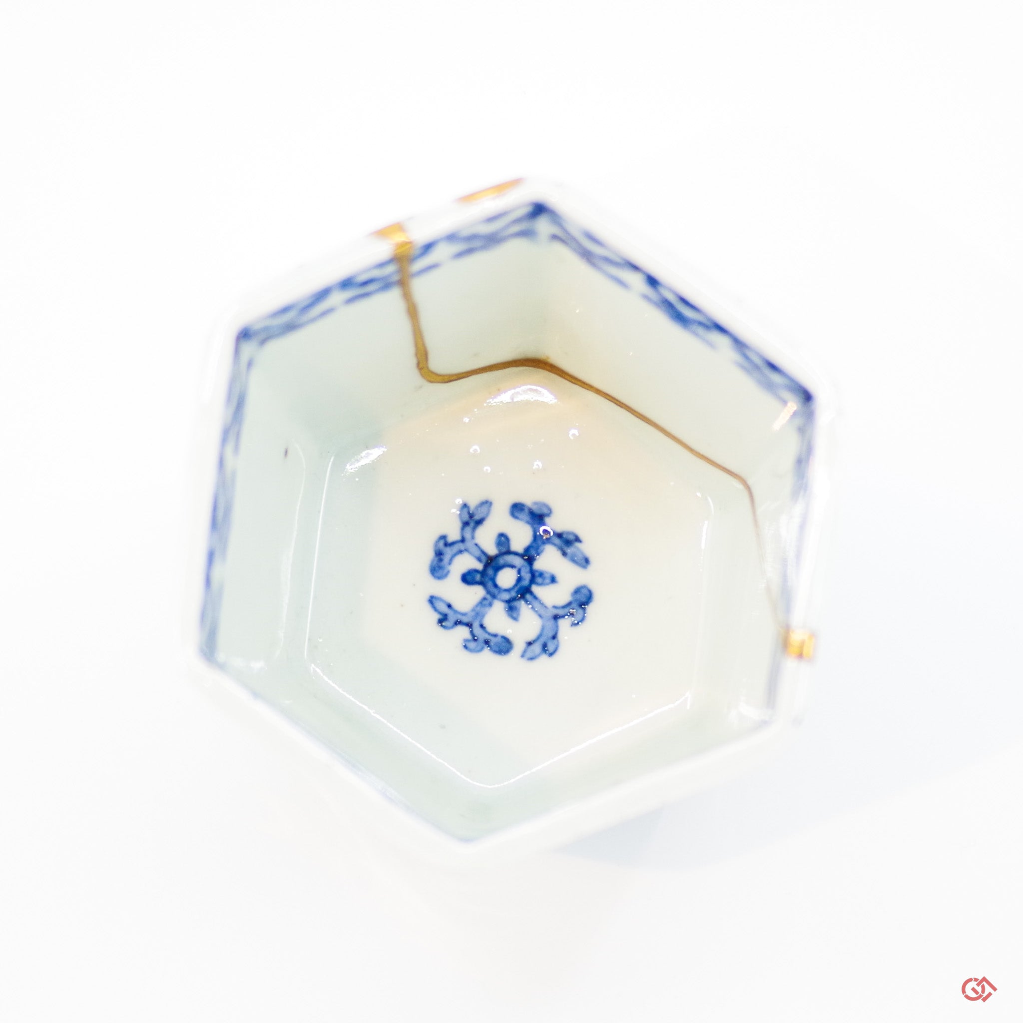 Photo of authentic Kintsugi art from above