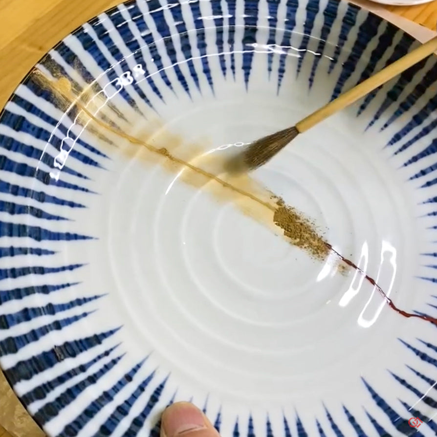 Traditional Kintsugi Repair with the 24 karat gold