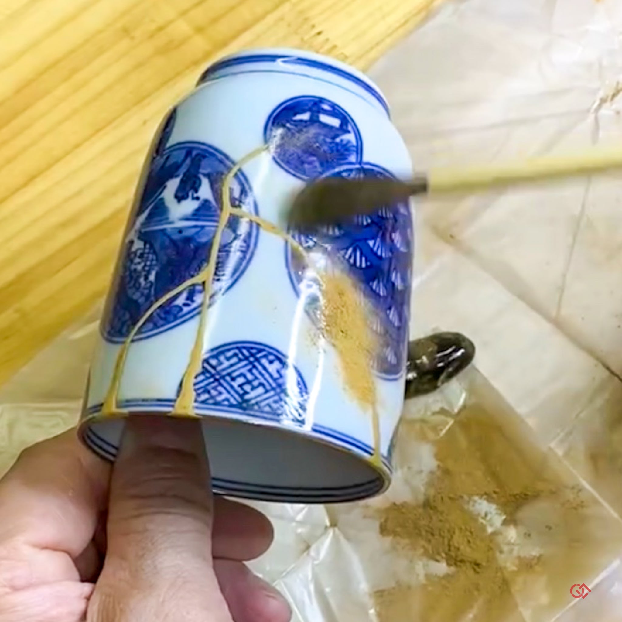 Traditional Kintsugi Repair with the 24k Gold