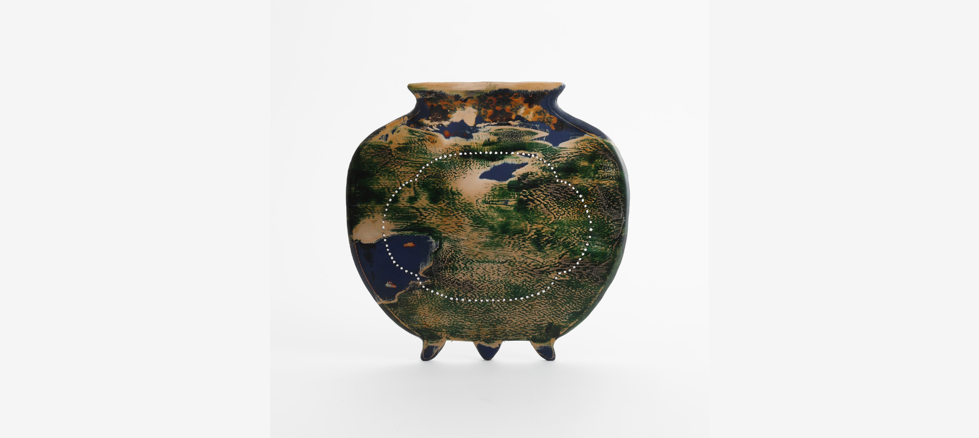 Saki Moriyama, Kyoto-based urushi lacquer artist, whose layered, polished togidashi surfaces hold memory and quiet refuge through reflective urushi technique.