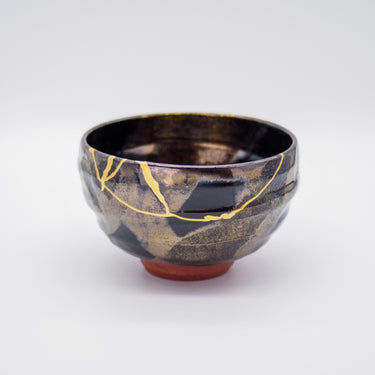 Authentic kintsugi Kyoto ware matcha bowl Black Glaze with deep black finish and 24K gold repair — a trusted and satisfying purchase from The Kintsugi Labo, praised by an on-site buyer from Texas.