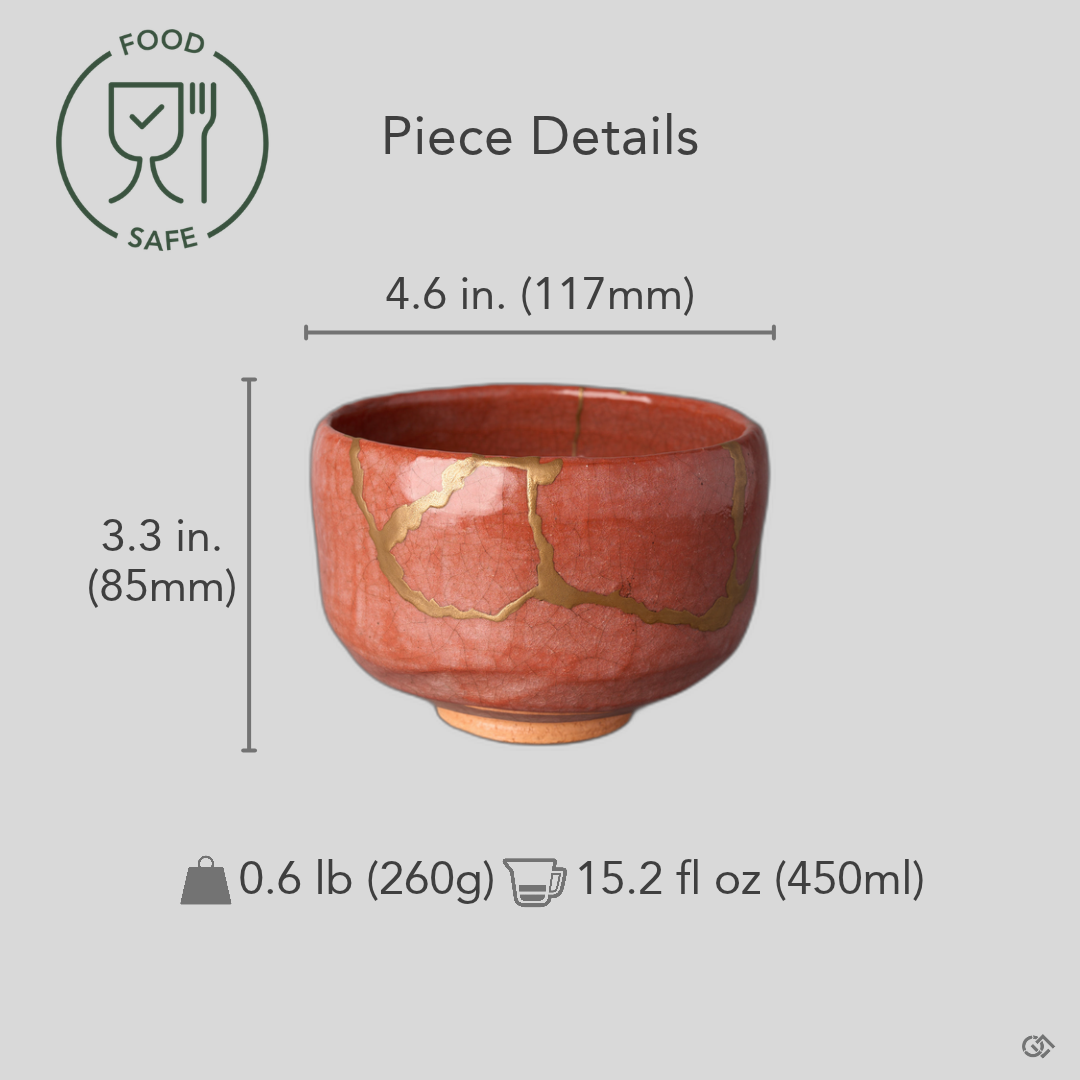 Size reference for a kintsugi matcha bowl in Raku-style Kyoto ware restored with natural urushi and 24K gold: 117 mm wide, 85 mm tall, 260 g, 450 ml.
