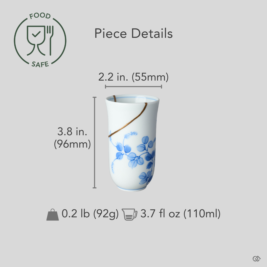 Size reference for a kintsugi sake cup in thin Arita porcelain restored with natural urushi and finished in 24K gold: 55 mm wide, 96 mm tall, 92 g, 110 ml.