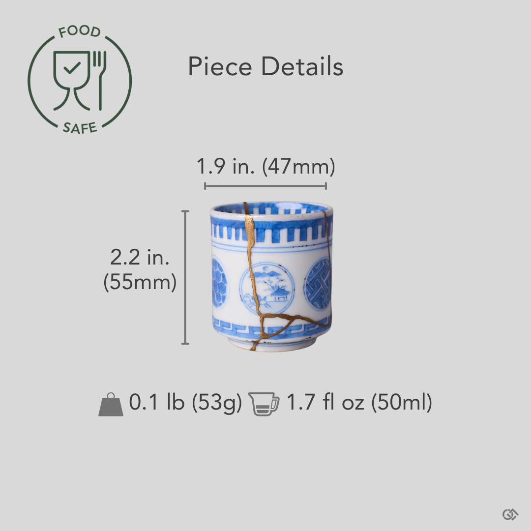 Size reference for a kintsugi sake cup in Ko-Imari porcelain restored with natural urushi and 24K gold: 47 mm wide, 55 mm tall, 53 g, 50 ml.