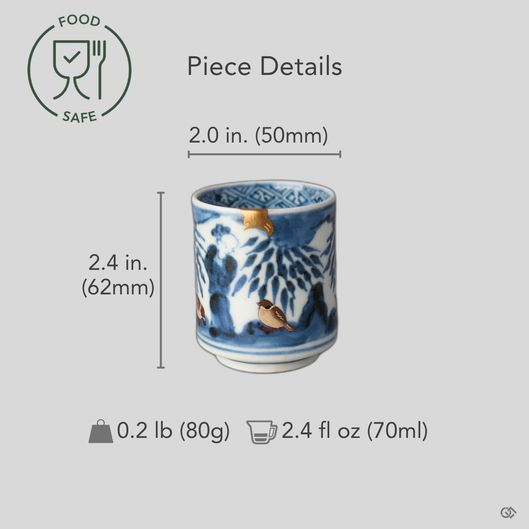 Size reference for a kintsugi sake cup in Ko-Imari porcelain restored with natural urushi and 24K gold: 50 mm wide, 62 mm tall, 80 g, 70 ml.