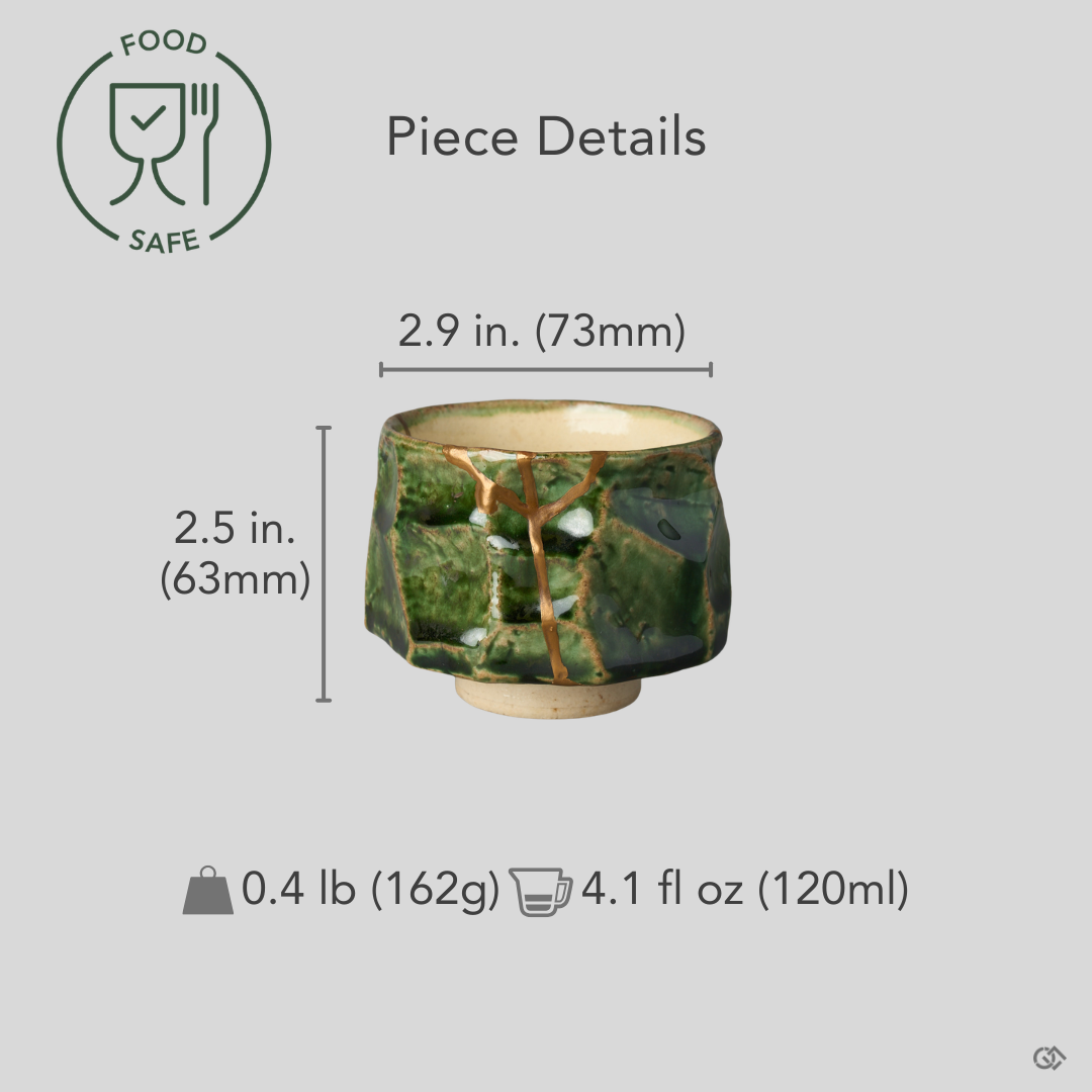 Size reference for a kintsugi sake cup in Oribe green pottery restored with natural urushi and 24K gold: 73 mm wide, 63 mm tall, 162 g, 120 ml.