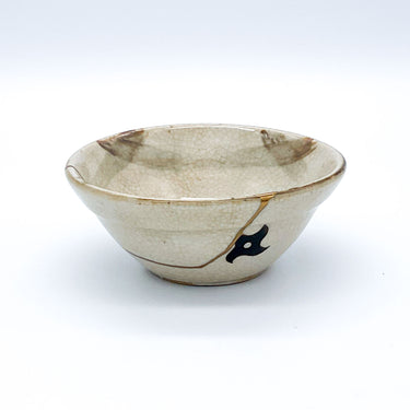Unique kintsugi sweets cup Ninja with sculptural form and gold repair — the perfect wedding gift with wonderful customer service, praised by a verified buyer from Maryland.
