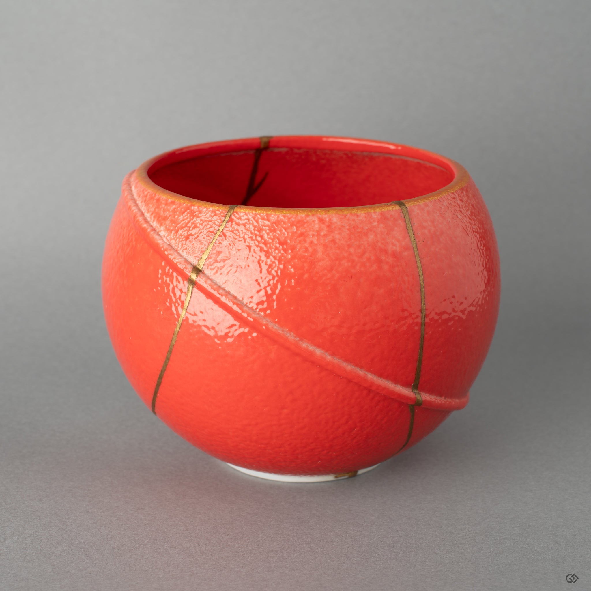 Front view of the Arita ware matcha bowl, where the kintsugi restoration traces a line of cultural storytelling across the porcelain.