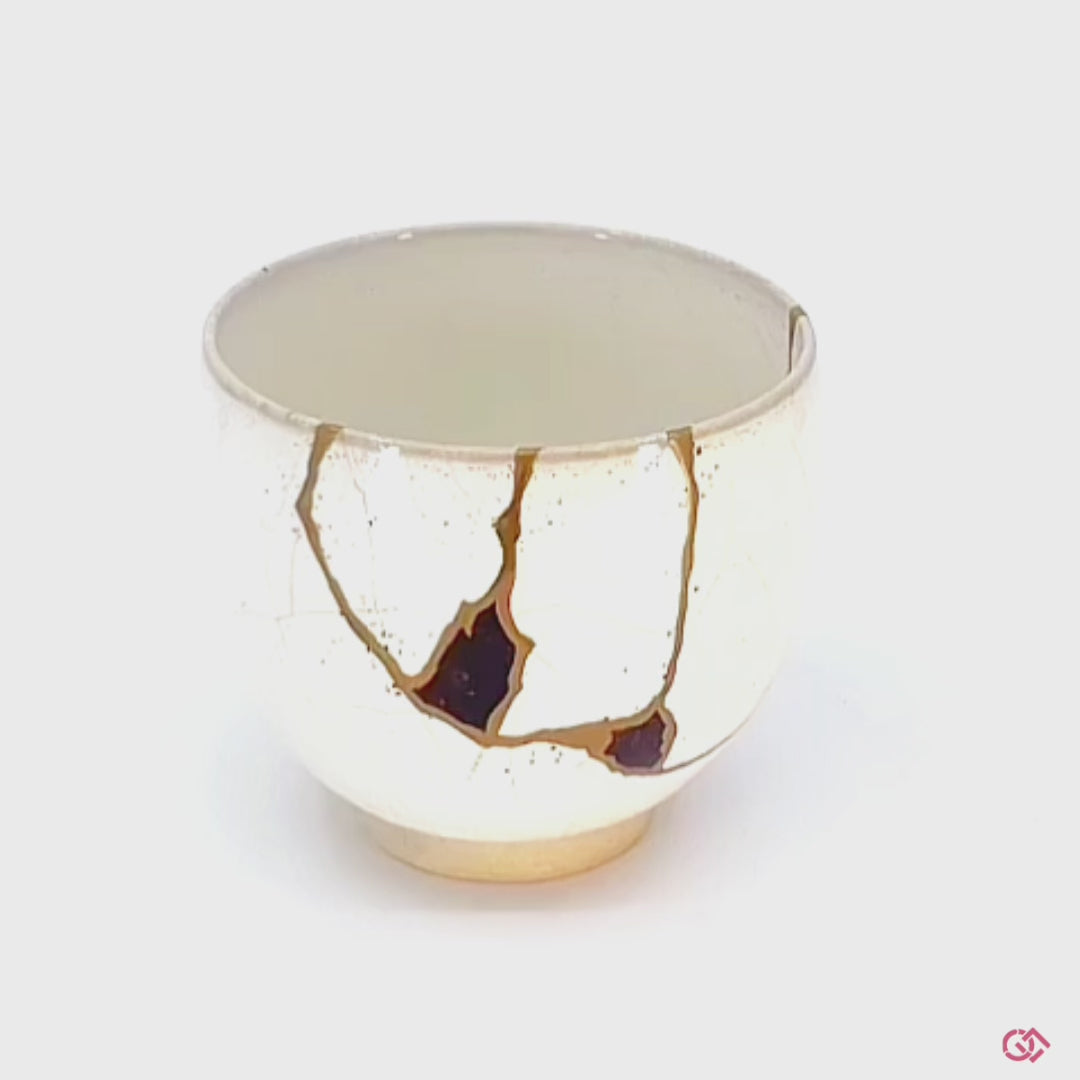 360-degree view of Authentic Kintsugi pottery