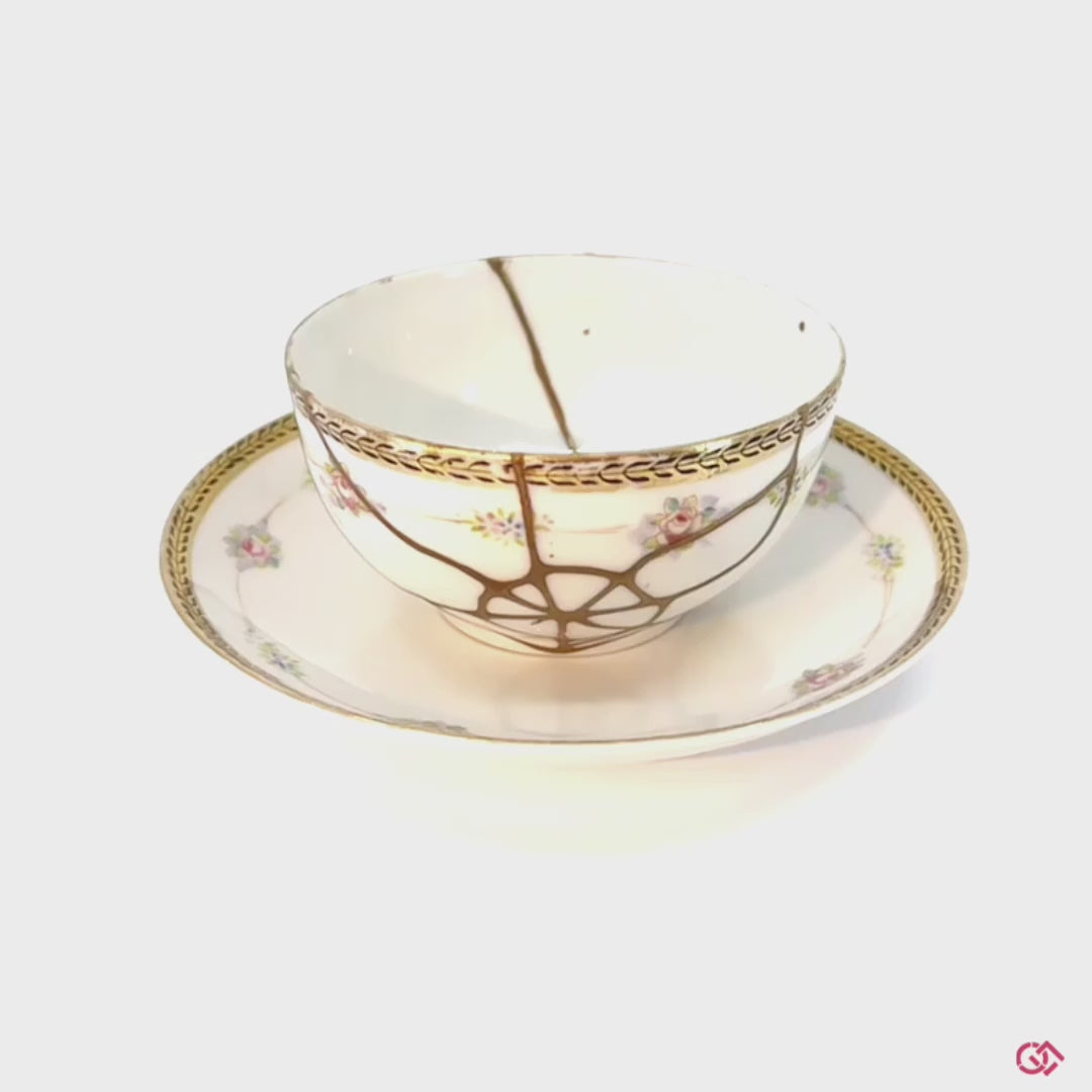 Rotating video of an authentic Kintsugi pottery piece, allowing viewers to see the piece from all angles