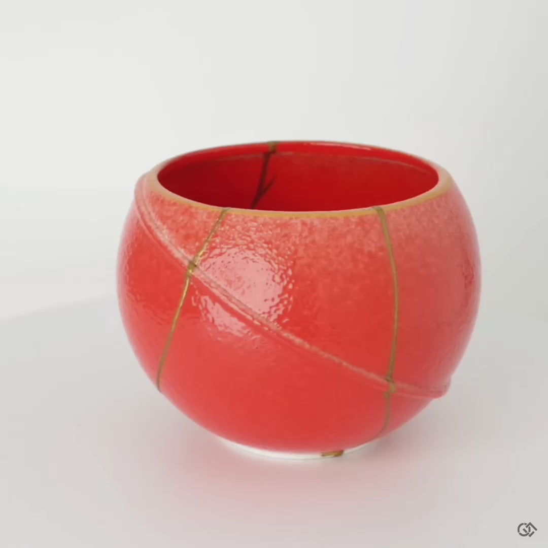 Rotating view of the matcha bowl, allowing the 24K gold kintsugi to shine as a moment of contemplation in motion.