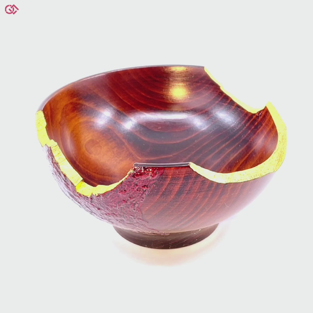 360-degree view of authentic Japanese Kintsugi art