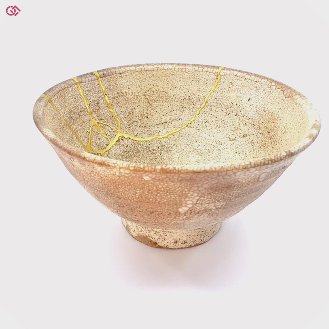 360-degree view of authentic Japanese Kintsugi art