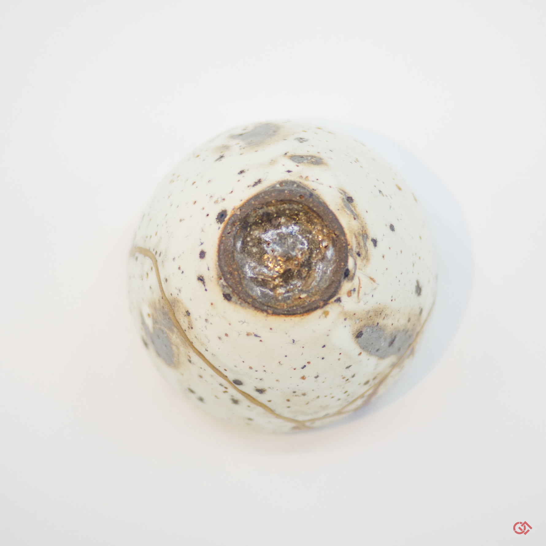 Photo of the bottom of authentic Kintsugi art