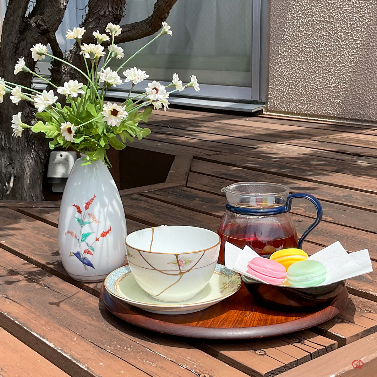 Kintsugi pottery