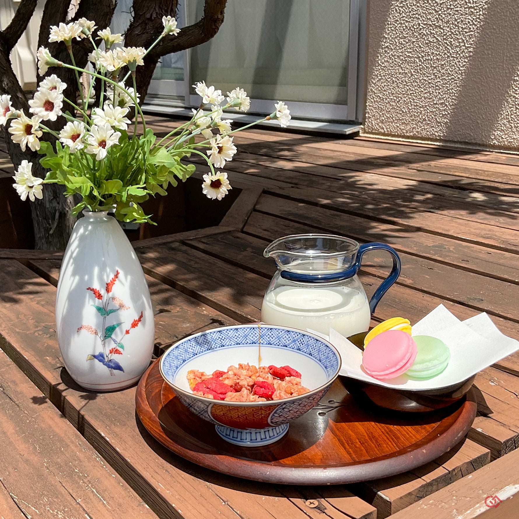 Kintsugi pottery