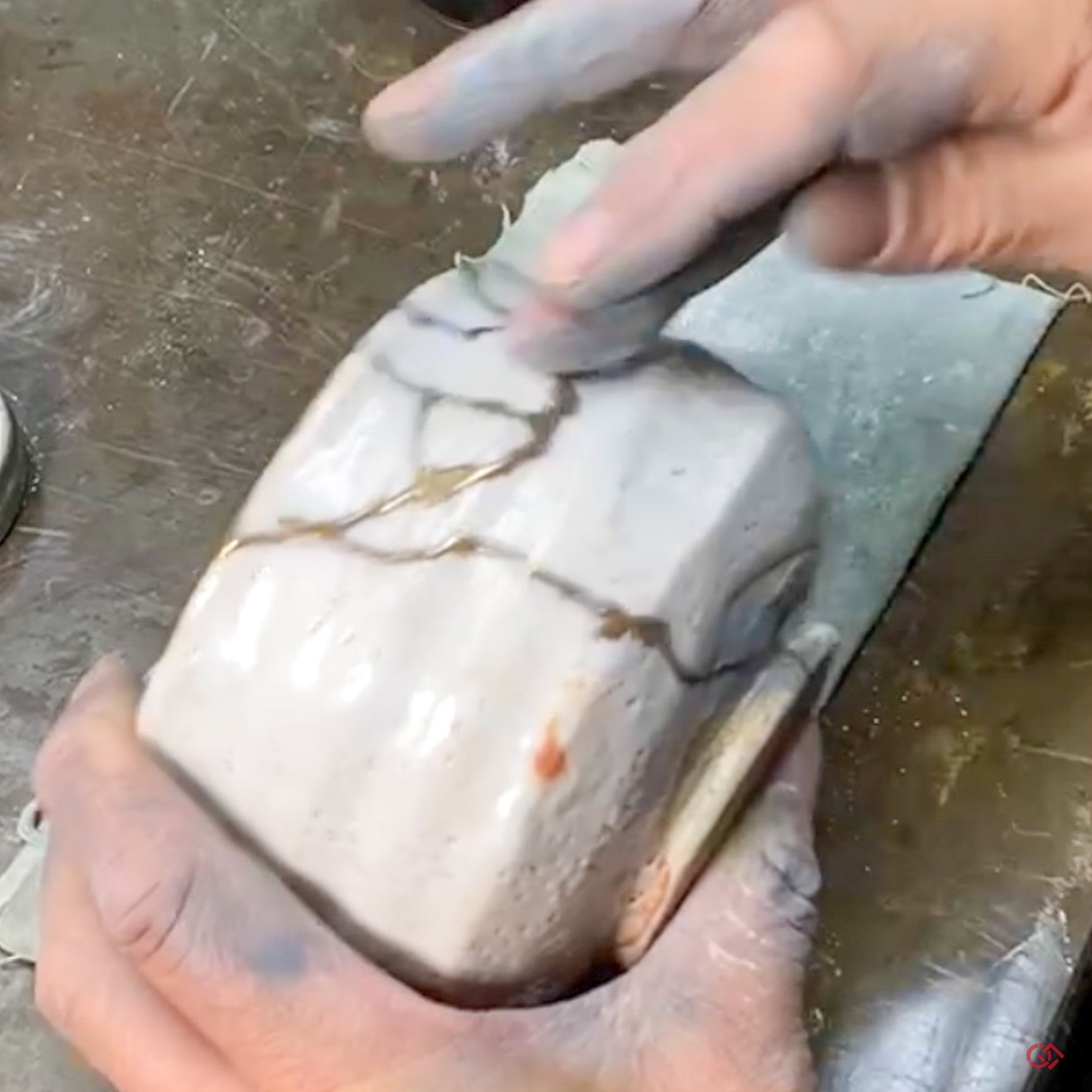 Traditional Kintsugi Repair with the 24k Gold